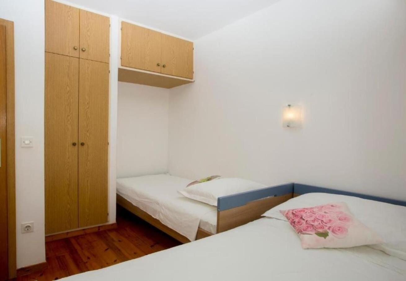 Apartments Damir - 80 M From Beach Postira Exteriör bild