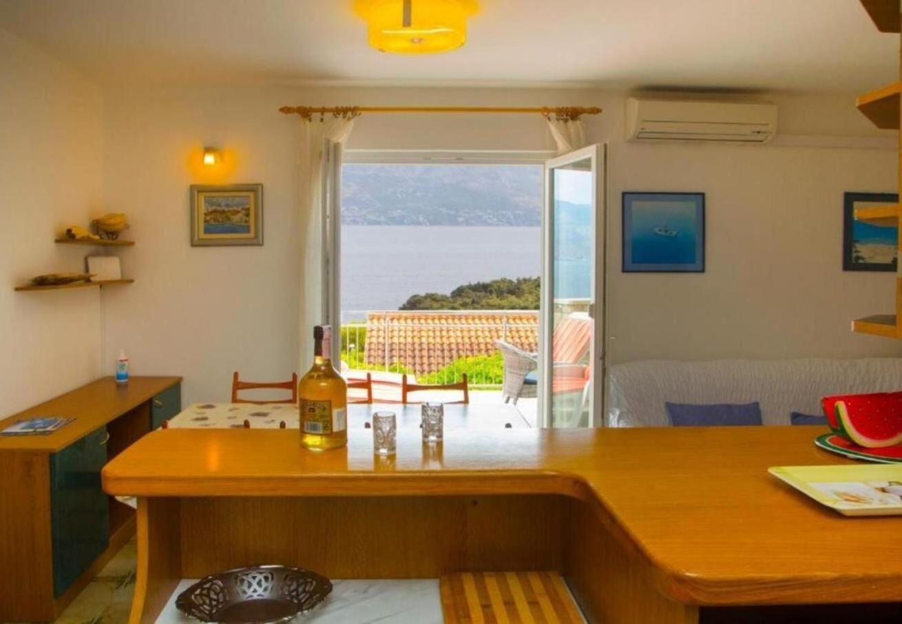 Apartments Damir - 80 M From Beach Postira Exteriör bild