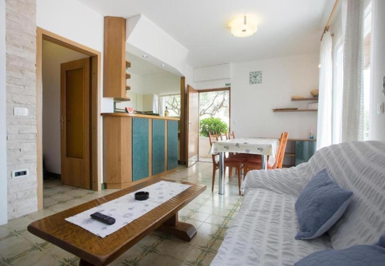 Apartments Damir - 80 M From Beach Postira Exteriör bild
